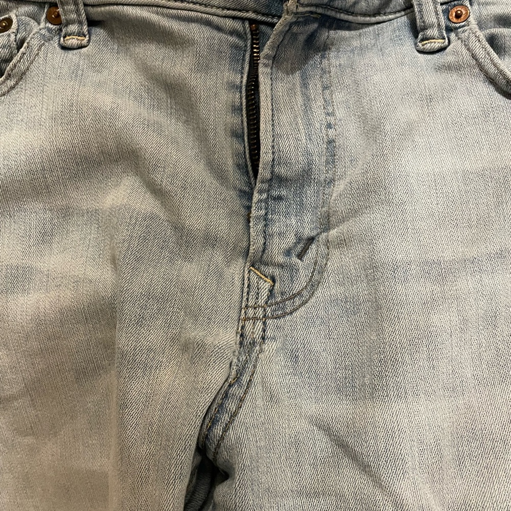 American Eagle Faded Blue Relaxed Jeans